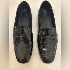 Zara Women's Shiny Black Flats